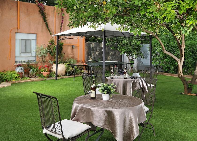  Yesod HaMa'ala Outdoor Dining