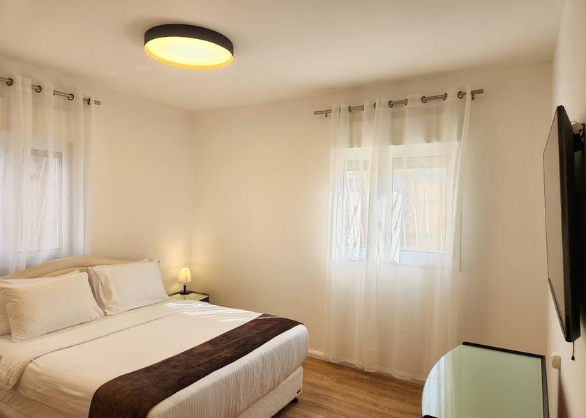  Eilat Room