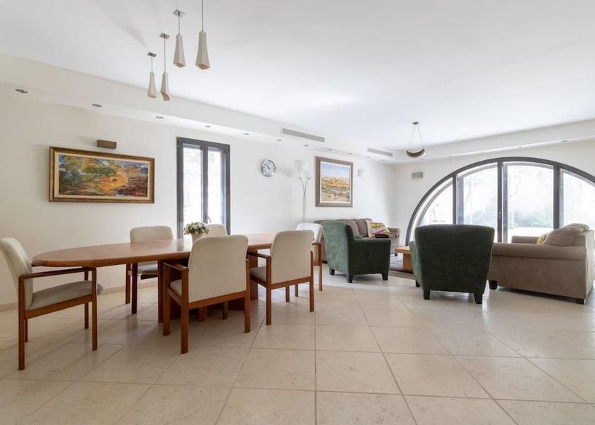  Jerusalem In-Room Dining