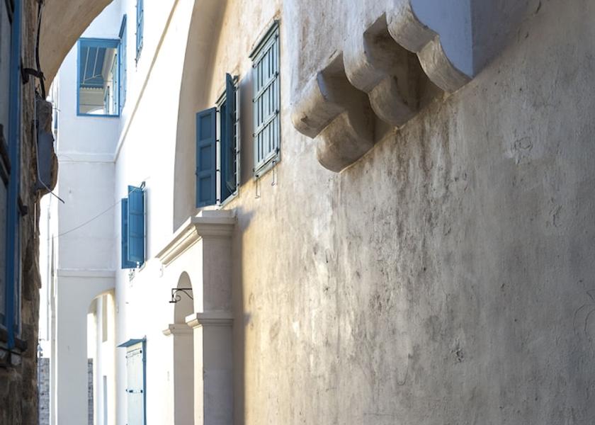  Acre Exterior Detail