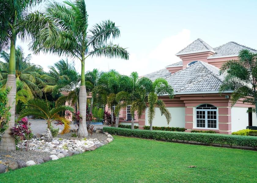 Saint James Ocho Rios Garden