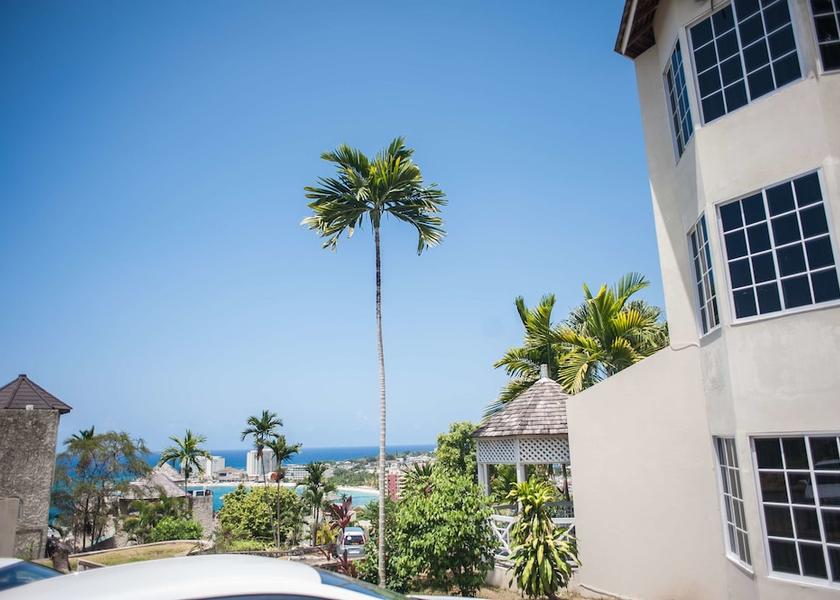 Saint James Ocho Rios Exterior Detail