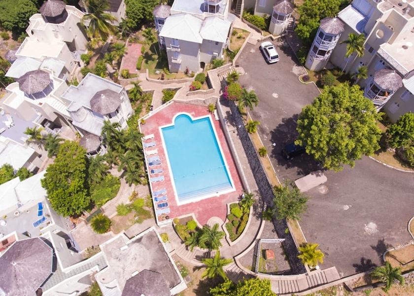 Saint James Ocho Rios Exterior Detail