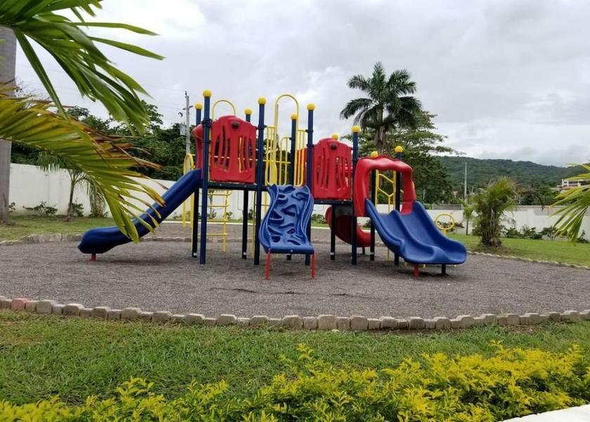 Saint James Ocho Rios Exterior Detail