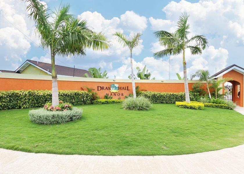 Saint James Ocho Rios Entrance