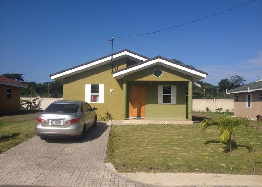Saint James Ocho Rios Facade