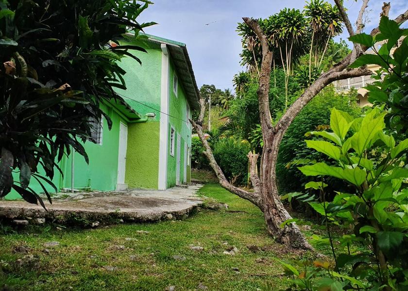 Saint James Ocho Rios Exterior Detail