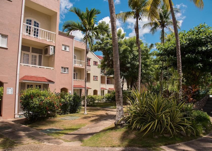 Saint James Ocho Rios Facade