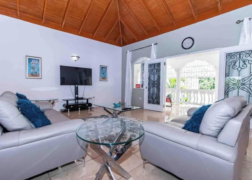 Saint James Runaway Bay Living Area
