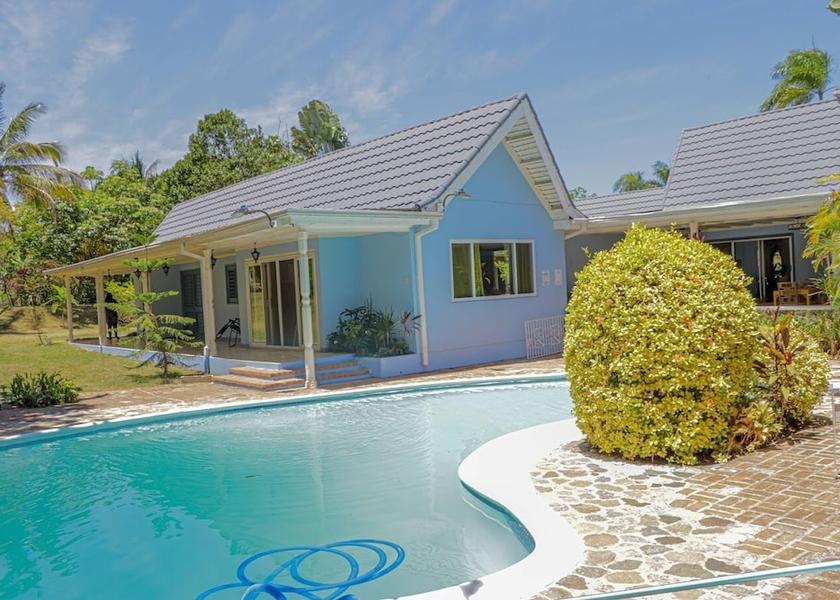 Saint James Runaway Bay Exterior Detail