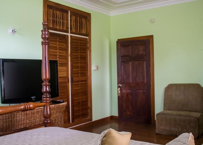 Saint James Runaway Bay Room