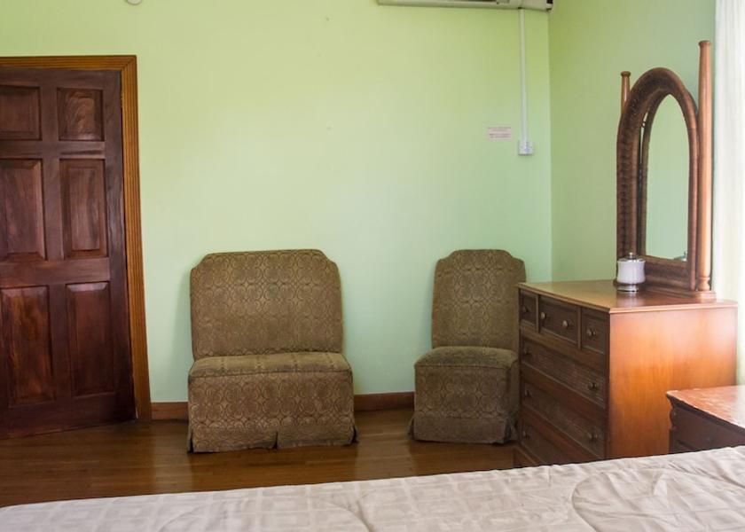 Saint James Runaway Bay Room