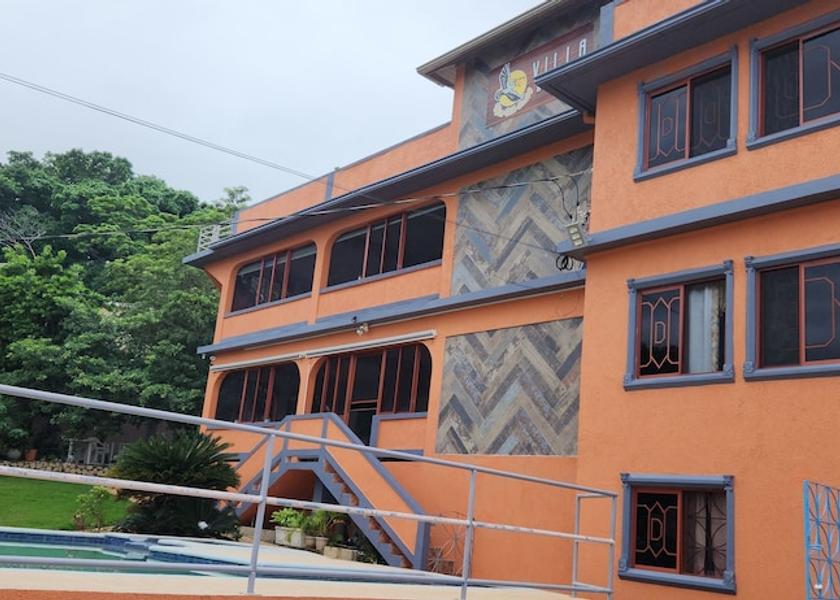 Saint James Runaway Bay Facade