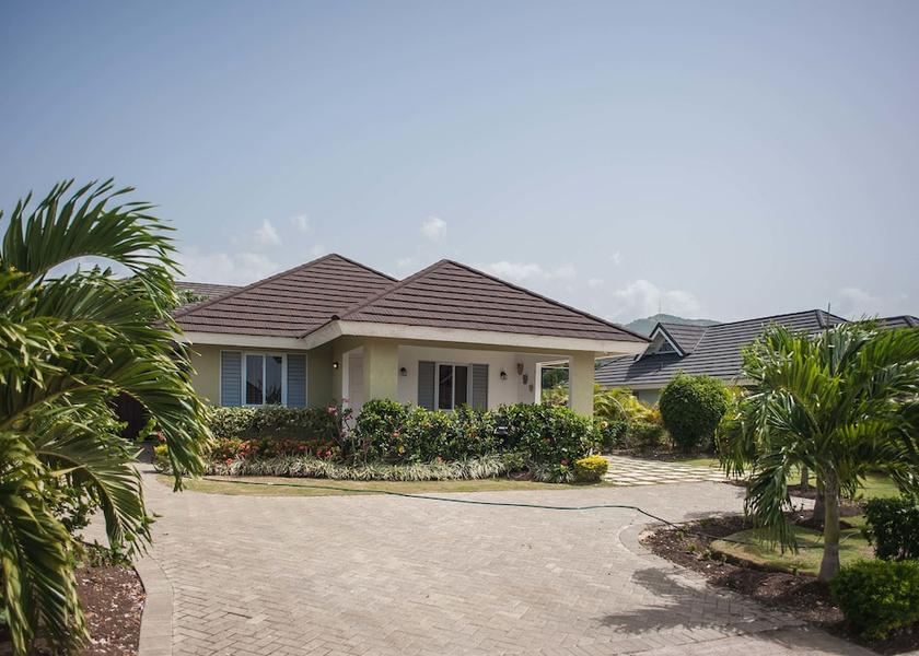 Saint James St. Ann's Bay Facade