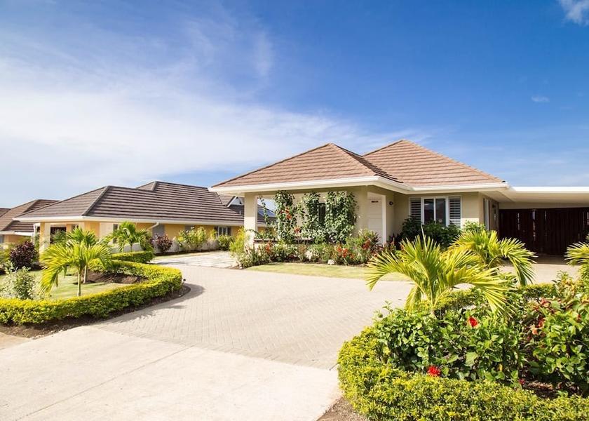 Saint James St. Ann's Bay Exterior Detail