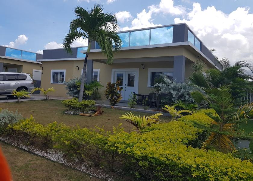 Saint James St. Ann's Bay Exterior Detail