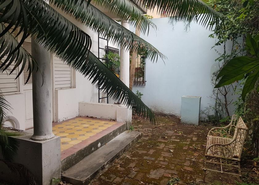 Saint Andrew Kingston Courtyard
