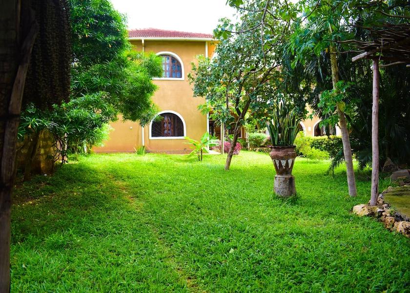  Malindi Exterior Detail