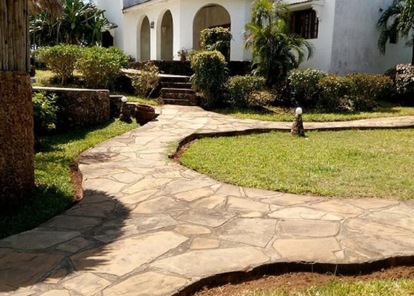  Malindi Exterior Detail