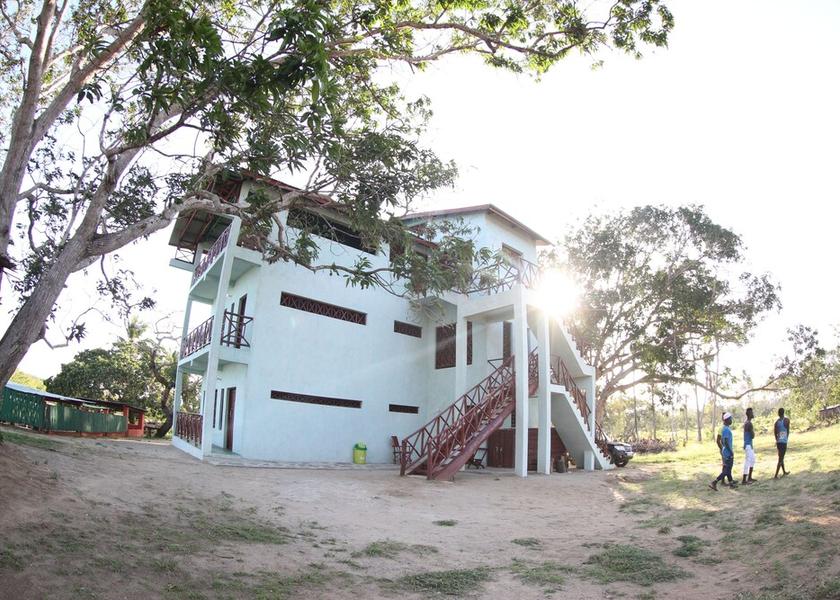  Watamu Exterior Detail