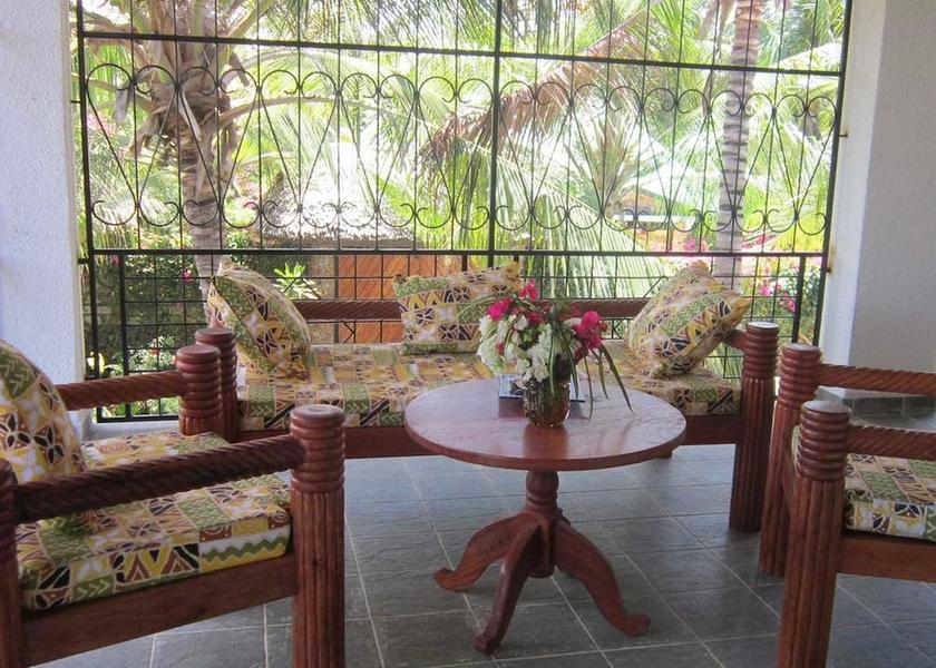  Watamu Interior Entrance