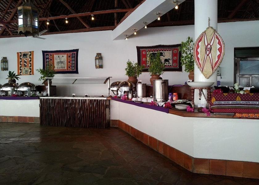  Watamu Interior Entrance