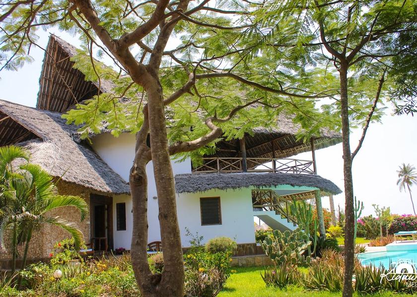  Watamu Exterior Detail