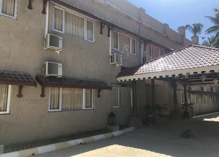  Gyeiktaw Exterior Detail