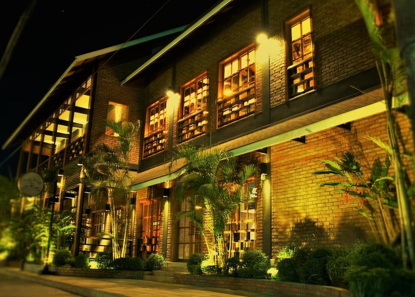  Nyaungshwe Primary image