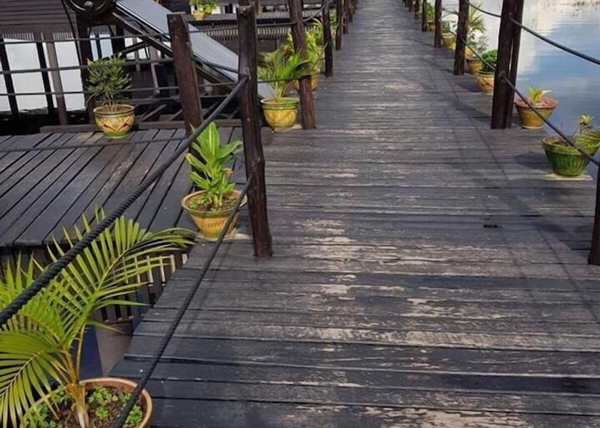  Nyaungshwe Exterior Detail