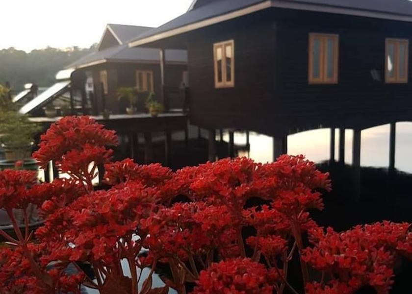  Nyaungshwe Exterior Detail