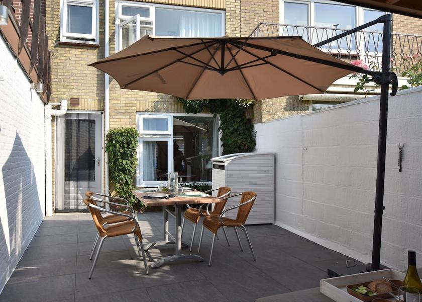 Zeeland Nieuwvliet Exterior Detail