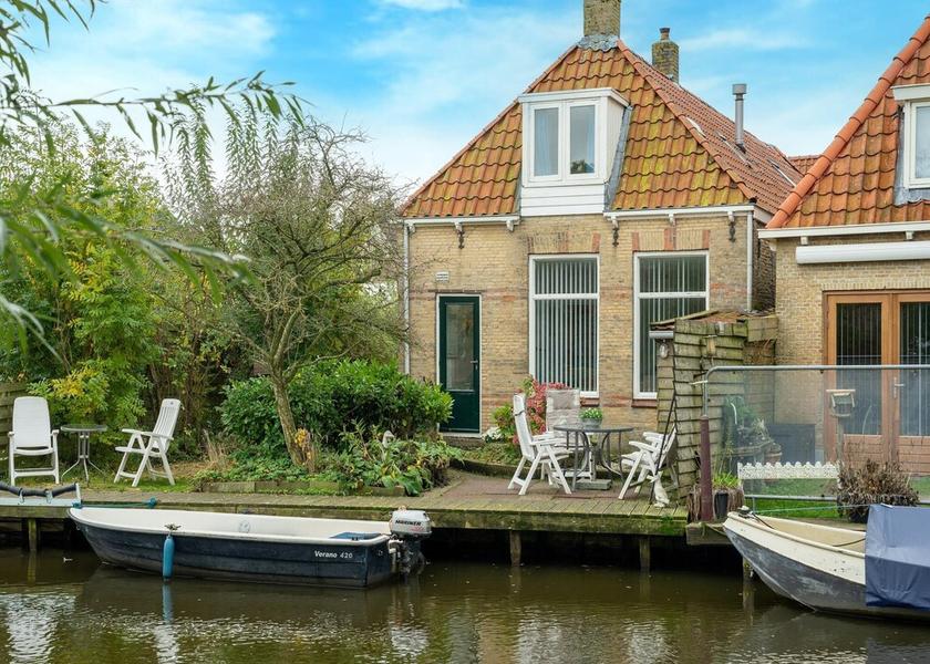 Friesland Heeg Exterior Detail