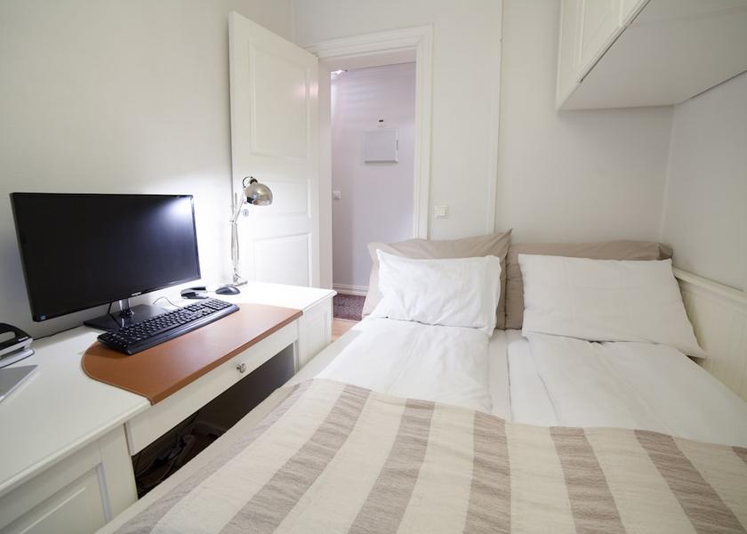  Oslo Room