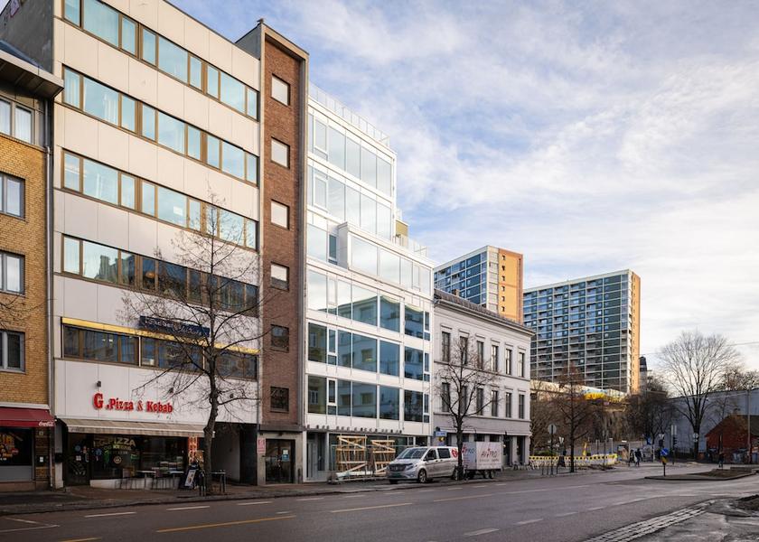  Oslo Exterior Detail