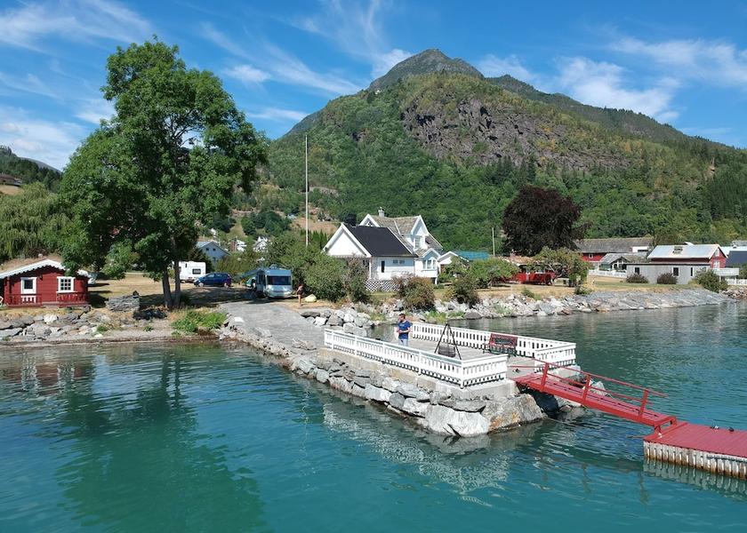 Sogn og Fjordane (county) Luster Reception