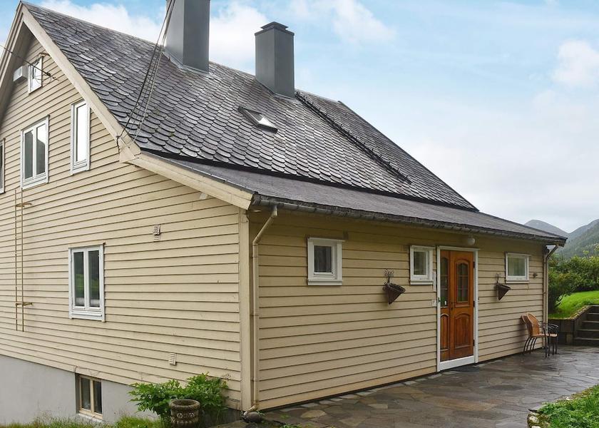 Vestland Sunnfjord Exterior Detail