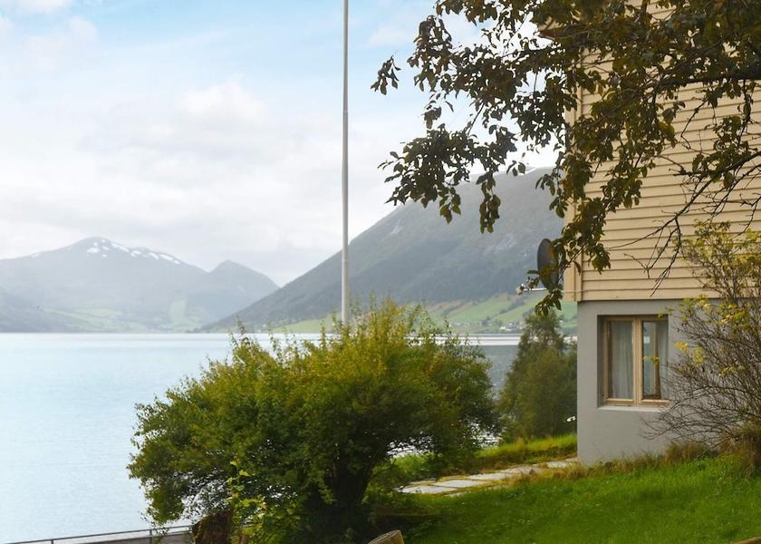 Vestland Sunnfjord Exterior Detail