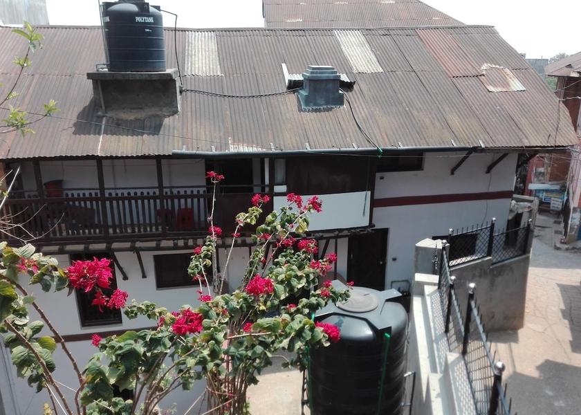  Tansen Exterior Detail