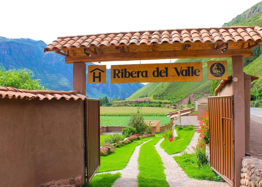Cusco (region) Pisac Entrance
