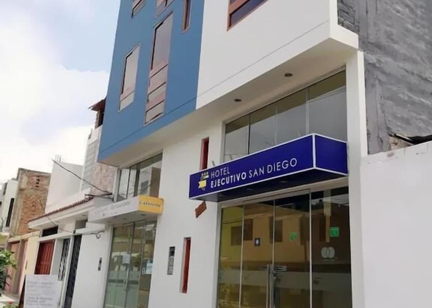 La Libertad (region) Trujillo Interior Entrance