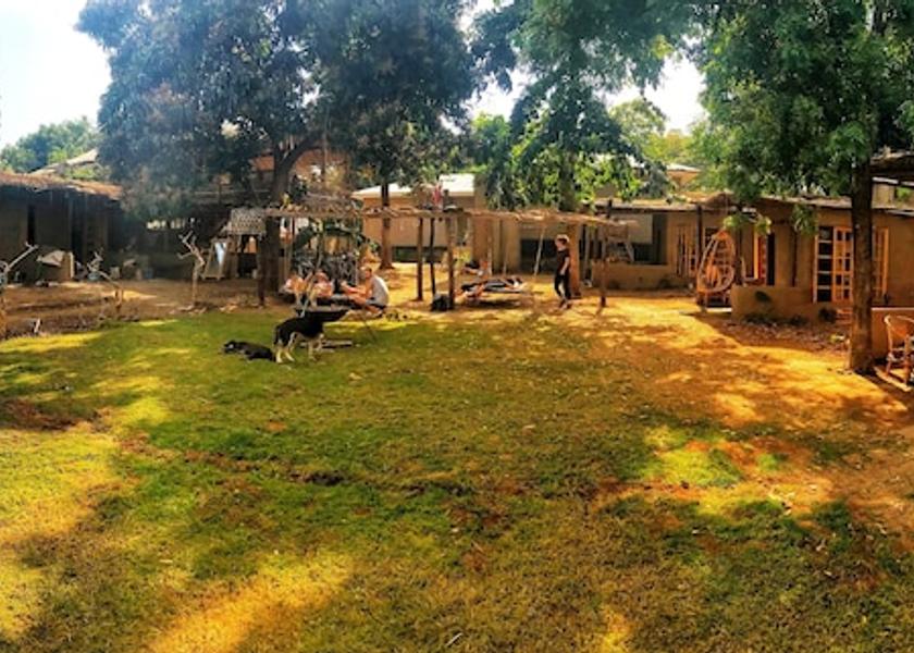  Moshi Exterior Detail