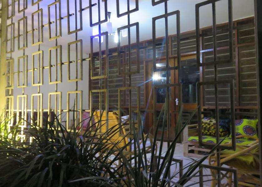  Moshi Exterior Detail