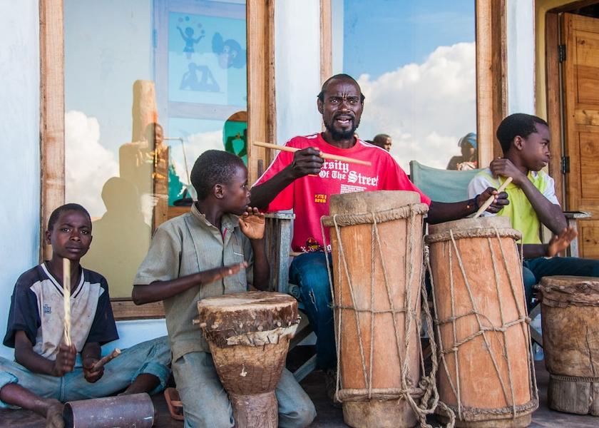  Mambo Exterior Detail