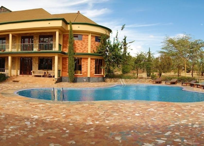  Karatu Exterior Detail