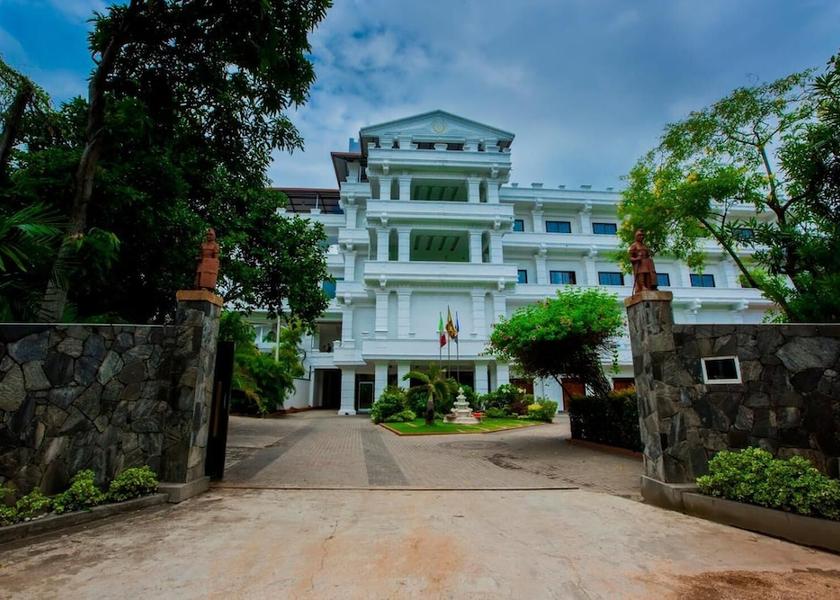 Gampaha District Seeduwa - Katunayake Exterior Detail