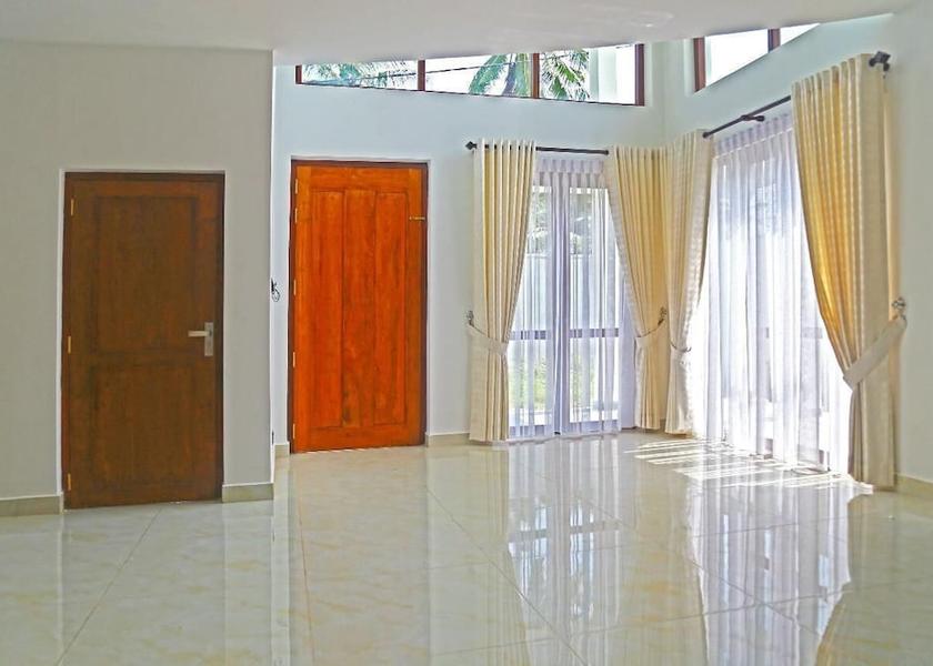 Gampaha District Seeduwa - Katunayake Interior Entrance