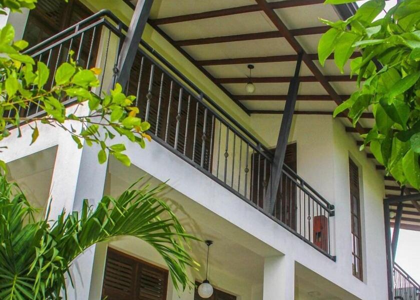 Gampaha District Seeduwa - Katunayake Exterior Detail