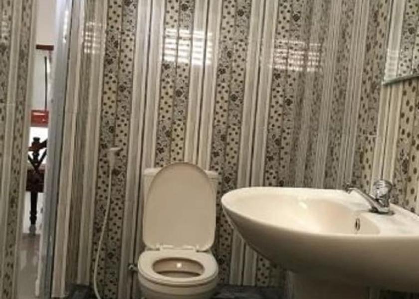 Gampaha District Seeduwa - Katunayake Bathroom
