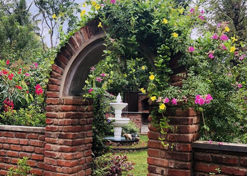 Monaragala District Udawalawa Entrance